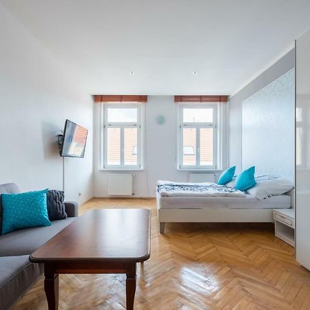 Bright Apartment Few Steps From Centre Praga Exterior foto